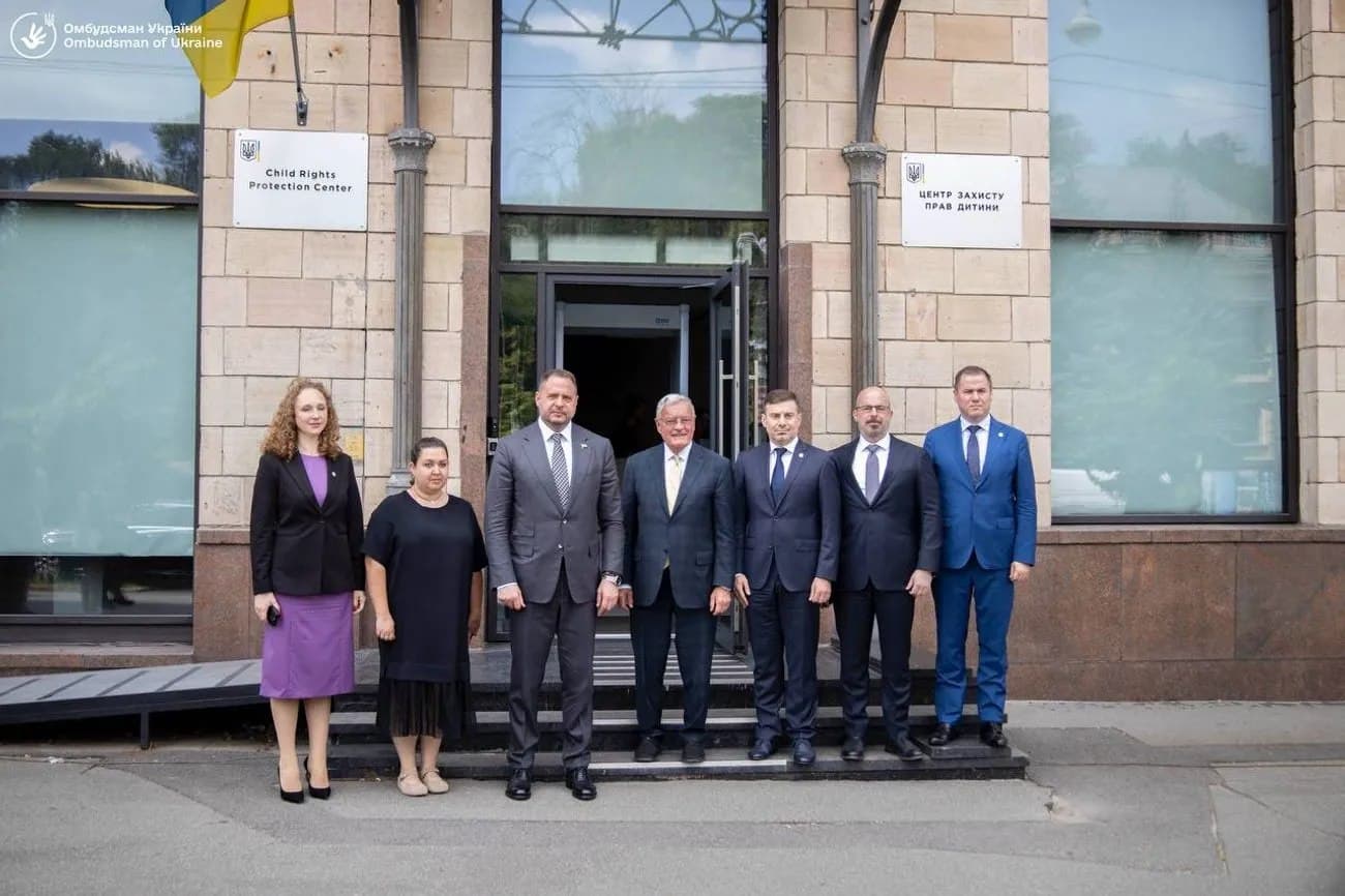 У Києві українські та американські посадовці обговорили міжнародні механізми повернення українських дітей у межах ініціативи Bring Kids Back UA